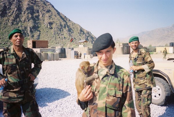 soldier_and_pet_by_milohilltop.jpg