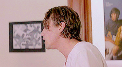 tumblr_ocfkrcAhyQ1r39i1to5_r1_250.gif