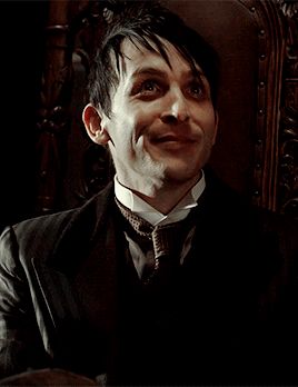 6e2d44c19201ac10b57552333be986f9--gotham-cast-chesterfield.jpg