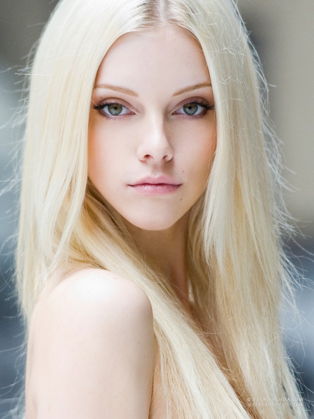 platinum-blonde-hair-color-idea.jpg